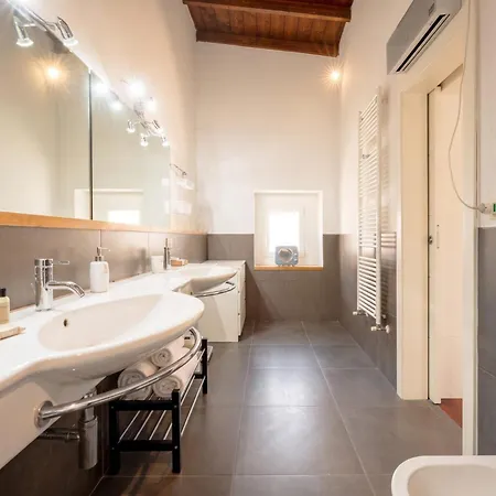 Murat Modern Wooden Penthouse - 3 Bedrooms Hotel de apartamente