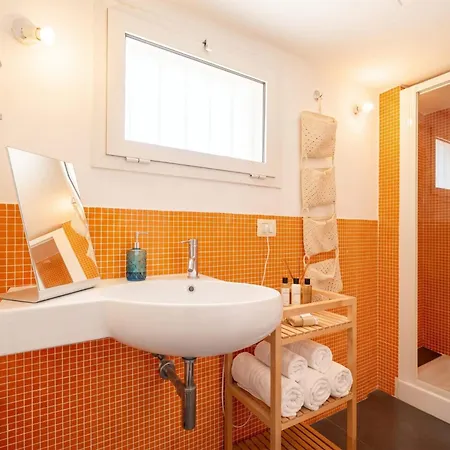 Hotel de apartamente Murat Modern Wooden Penthouse - 3 Bedrooms 4*
